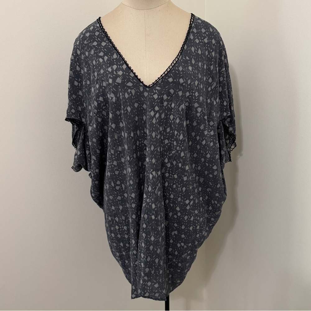 Johnny Was Biya Small 100% Silk Blouse Tunic Top ~ Relaxed Fit Gray Boho Modern